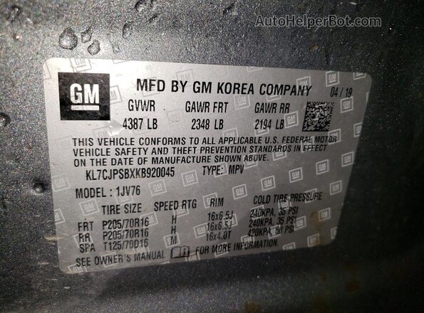 KL7CJPSBXKB920045 2019 CHEVROLET TRAX Gray VIN კოდის სტიკერის ხედი