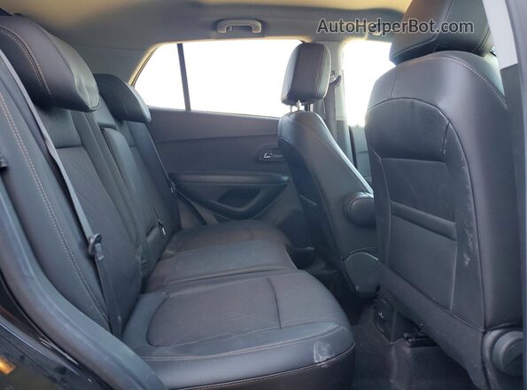 KL7CJPSM3NB569033 2022 CHEVROLET TRAX Black Սալոնի հետևի տեսք