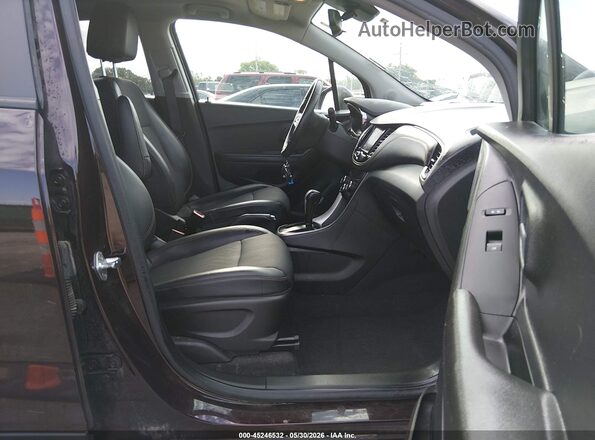 KL7CJPSM7NB562943 2022 CHEVROLET TRAX Burgundy Вид салону спереду
