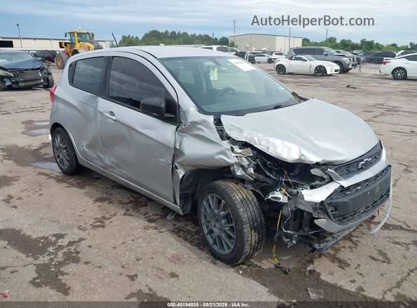 KL8CB6SA2LC410598 2020 CHEVROLET SPARK Silver Widok z przodu