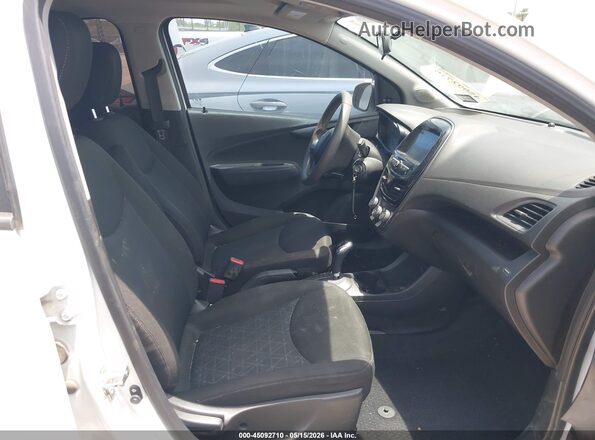 KL8CB6SA3KC704882 2019 CHEVROLET SPARK White Вид салону спереду