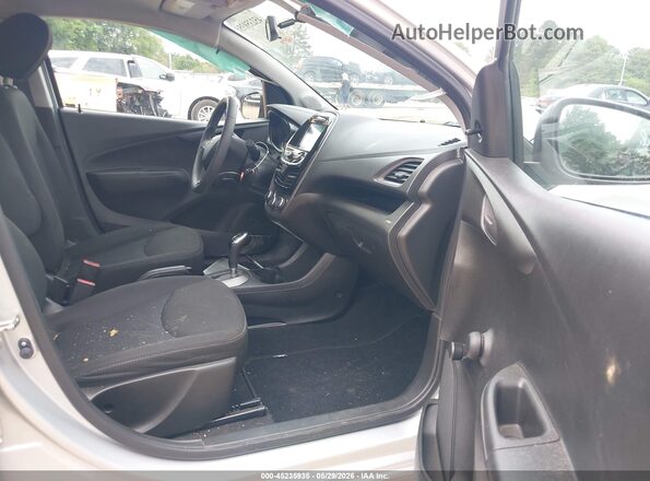 KL8CB6SA4MC703338 2021 CHEVROLET SPARK Silver Вид салону спереду