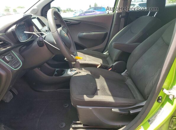KL8CB6SA7GC603402 2016 CHEVROLET 1500 Green Widok wnętrza z przodu