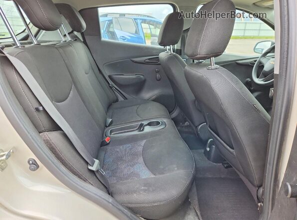 KL8CB6SA8HC819521 2017 CHEVROLET SPARK Beige Widok tylnych siedzeń