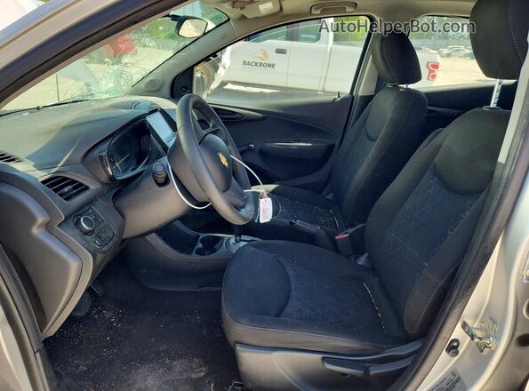 KL8CB6SA8MC715122 2021 CHEVROLET SPARK Серебряный Вид салона спереди