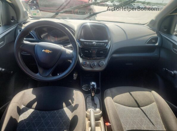 KL8CB6SAXKC765372 2019 CHEVROLET SPARK Silver Widok deski rozdzielczej