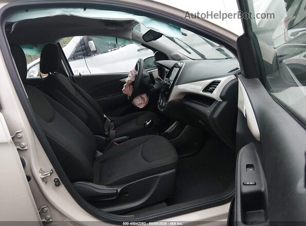 KL8CD6SA3HC838178 2017 CHEVROLET SPARK Бежевый Вид салона спереди