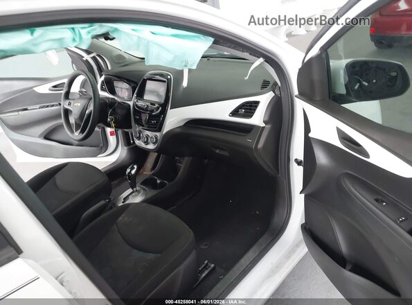 KL8CD6SA6HC800976 2017 CHEVROLET SPARK White Front interior view