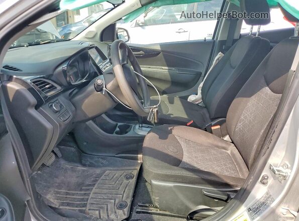 KL8CD6SA8KC720554 2019 CHEVROLET SPARK Silver Вид салону спереду