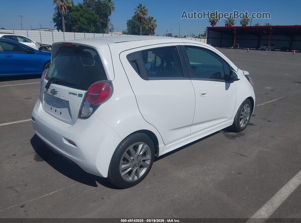 KL8CL6S05GC570193 2016 CHEVROLET SPARK White Tył prawy