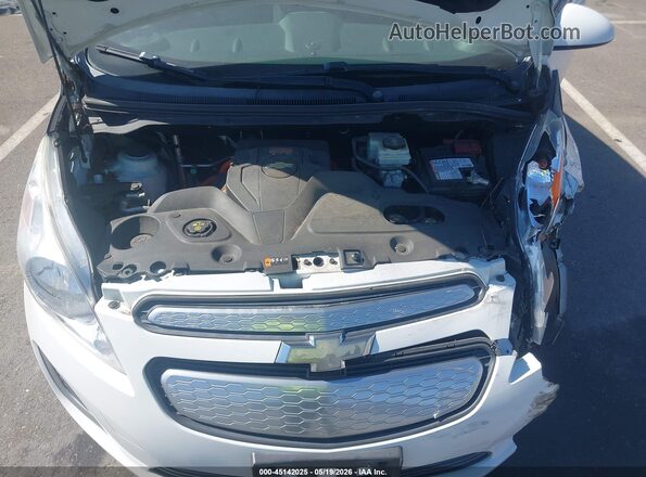 KL8CL6S05GC570193 2016 CHEVROLET SPARK White Widok tylnych siedzeń