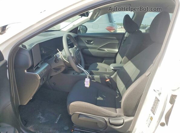 KM8HA3AB0TU416009 2026 HYUNDAI KONA White Вид салону спереду