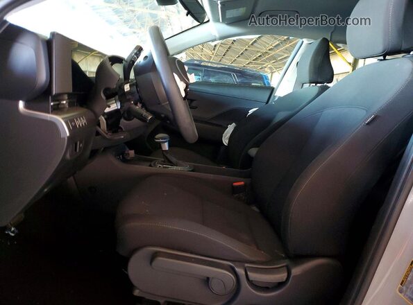 KM8HA3AB8TU370090 2026 HYUNDAI KONA Silver Widok wnętrza z przodu