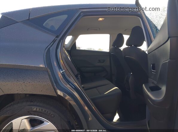KM8HACAB8SU236226 2025 HYUNDAI KONA Gray VIN կոդի պիտակի տեսք