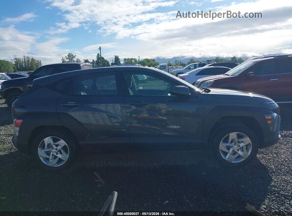 KM8HACAB8SU236226 2025 HYUNDAI KONA Gray Սալոնի հետևի տեսք
