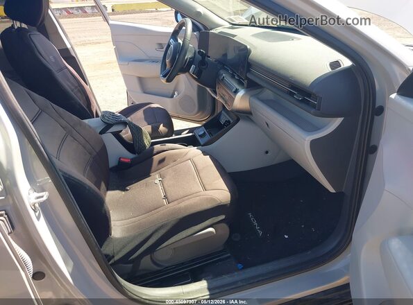 KM8HCCAB2RU119696 2024 HYUNDAI KONA Серый Вид салона спереди