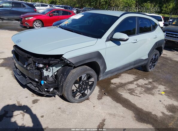 KM8HCCAB7SU228192 2025 HYUNDAI KONA Gray Vista tres cuartos delantera izquierda