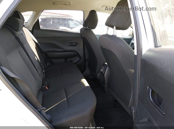 KM8HFCAB2TU353951 2026 HYUNDAI KONA White Widok naklejki z numerem VIN