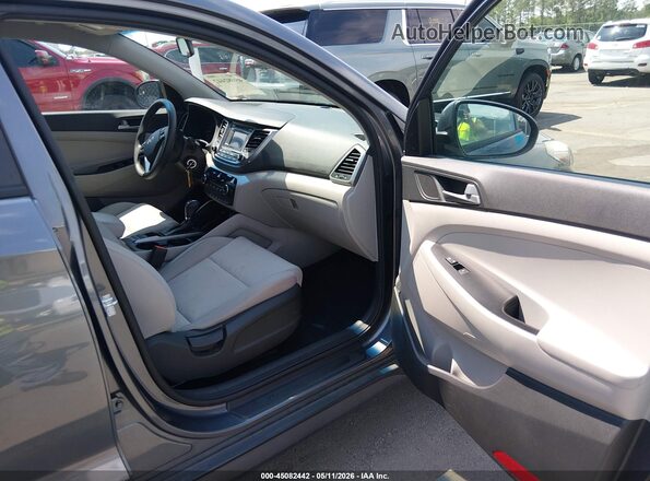 KM8J2CA44JU700899 2018 HYUNDAI TUCSON Blue Vista interior delantera
