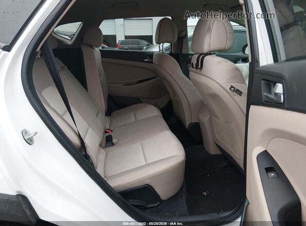 KM8J33A24GU267735 2016 HYUNDAI TUCSON White VIN sticker view