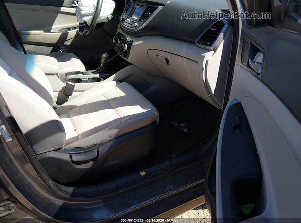 KM8J33A28GU027216 2016 HYUNDAI TUCSON Gray 