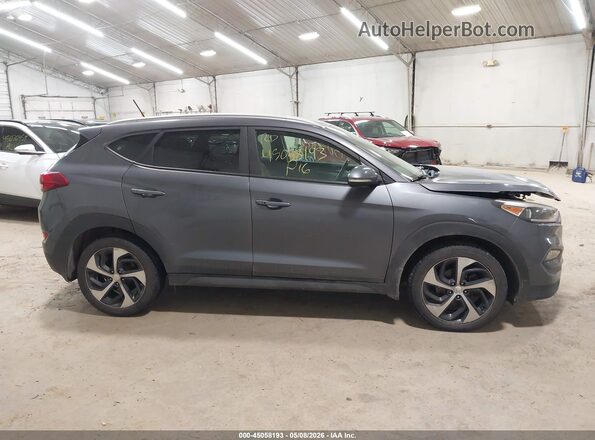 KM8J3CA27GU226502 2016 HYUNDAI TUCSON Gray 