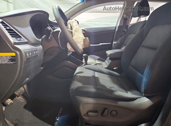 KM8J3CA2XHU326627 2017 HYUNDAI TUCSON Серый Вид салона спереди