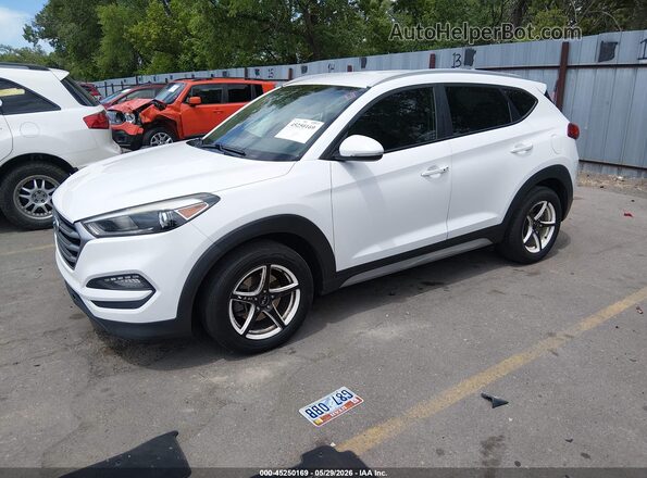KM8J3CA46HU531153 2017 HYUNDAI TUCSON Белый Передняя левая четверть
