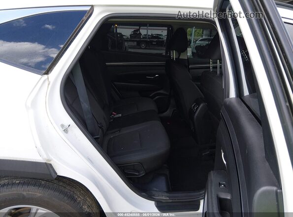 KM8JB3AEXNU041743 2022 HYUNDAI TUCSON White VIN sticker view