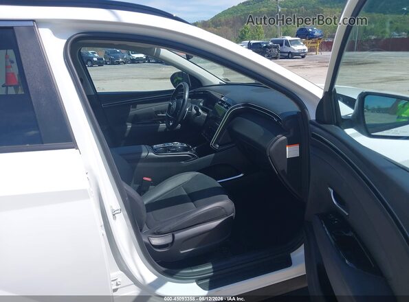 KM8JCCD13RU220511 2024 HYUNDAI TUCSON HYBRID White წინა სალონის ხედი