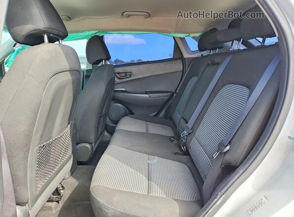 KM8K1CAA5LU416374 2020 HYUNDAI KONA White Vista de los asientos traseros