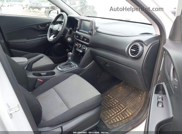 KM8K1CAA6JU077041 2018 HYUNDAI KONA White წინა სალონის ხედი