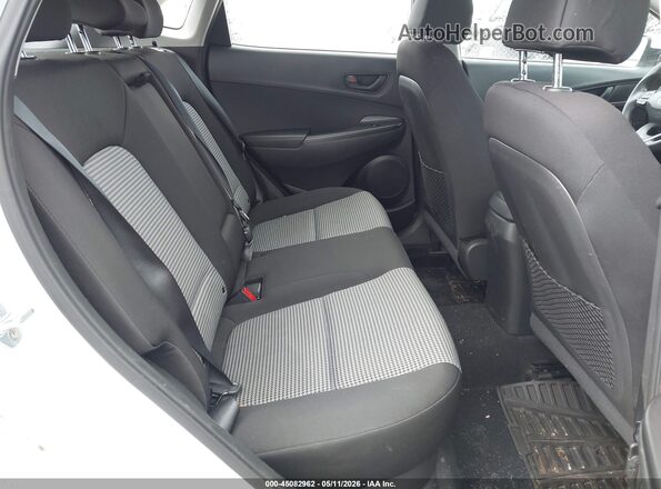 KM8K1CAA6JU077041 2018 HYUNDAI KONA White VIN კოდის სტიკერის ხედი