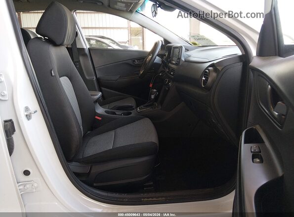 KM8K1CAA8LU464693 2020 HYUNDAI KONA White Սալոնի դիմացի տեսք
