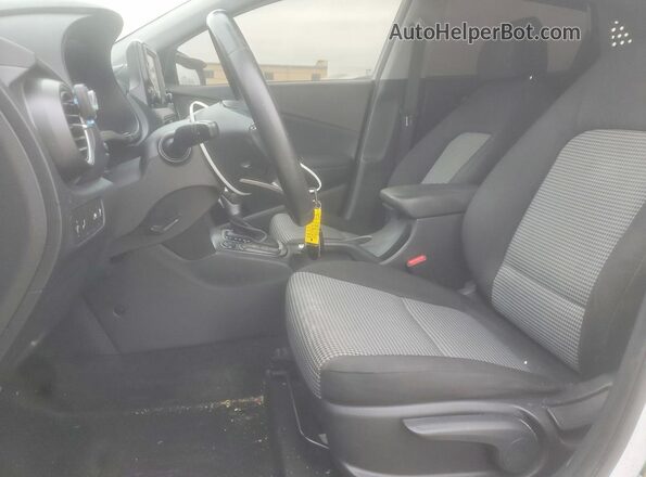 KM8K22AAXMU613775 2021 HYUNDAI KONA White Սալոնի դիմացի տեսք