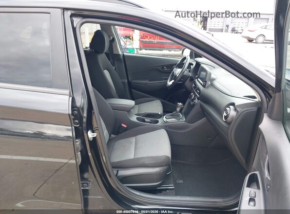 KM8K2CAA6KU339400 2019 HYUNDAI KONA Черный Вид салона спереди