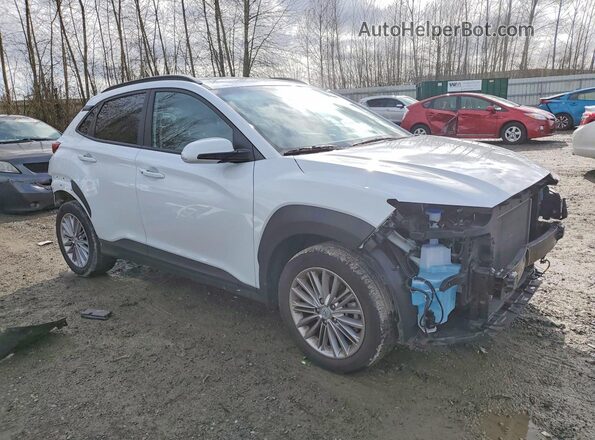 KM8K2CAA6MU659044 2021 HYUNDAI KONA White Delantero derecho