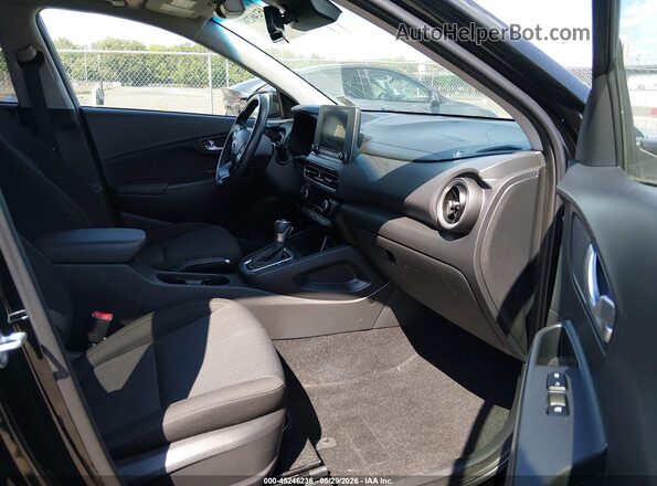 KM8K3CAB3NU856857 2022 HYUNDAI KONA Черный Вид салона спереди