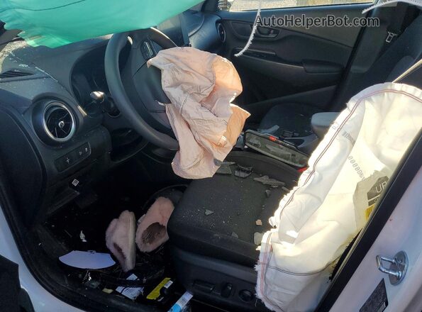 KM8K62AB5PU018351 2023 HYUNDAI KONA White Widok wnętrza z przodu