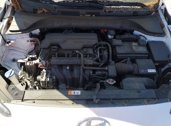 KM8K62ABXPU976207 2023 HYUNDAI KONA White Widok wnętrza z tyłu