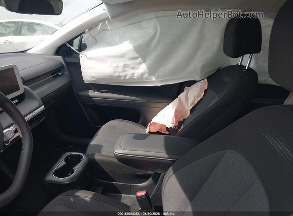 KM8KNDDF2RU273717 2024 HYUNDAI IONIQ 5 Gray Front interior view