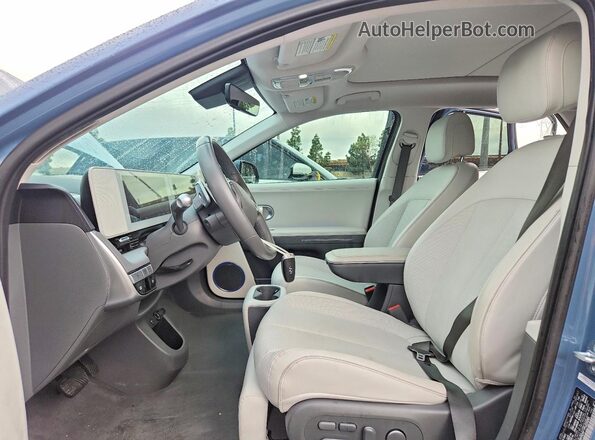 KM8KRDAF1PU220285 2023 HYUNDAI IONIQ Blue Widok wnętrza z przodu