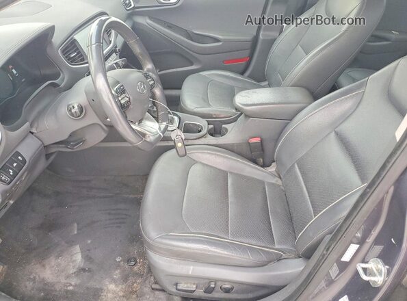 KMHC05LC4HU018839 2017 HYUNDAI IONIQ Gray Front interior view