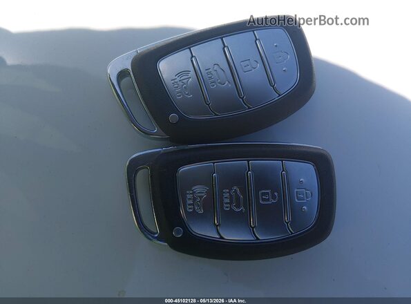 KMHC05LC4LU212540 2020 HYUNDAI IONIQ HYBRID White Առջևի վահանակի տեսք