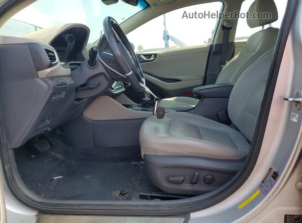 KMHC05LC7JU063540 2018 HYUNDAI IONIQ Silver წინა სალონის ხედი