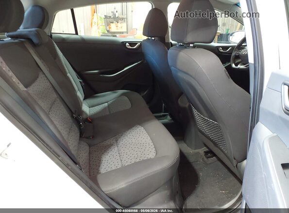 KMHC65LC0JU076290 2018 HYUNDAI IONIQ HYBRID White VIN კოდის სტიკერის ხედი