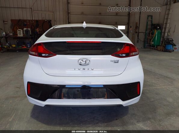 KMHC65LC0JU076290 2018 HYUNDAI IONIQ HYBRID White 