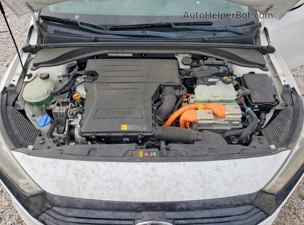 KMHC65LC0JU076337 2018 HYUNDAI IONIQ White უკანა სალონის ხედი