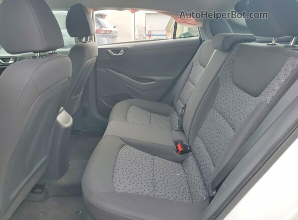 KMHC65LC0JU076337 2018 HYUNDAI IONIQ White უკანა სავარძლების ხედი
