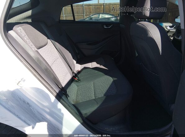 KMHC65LC0KU114392 2019 HYUNDAI IONIQ HYBRID White 